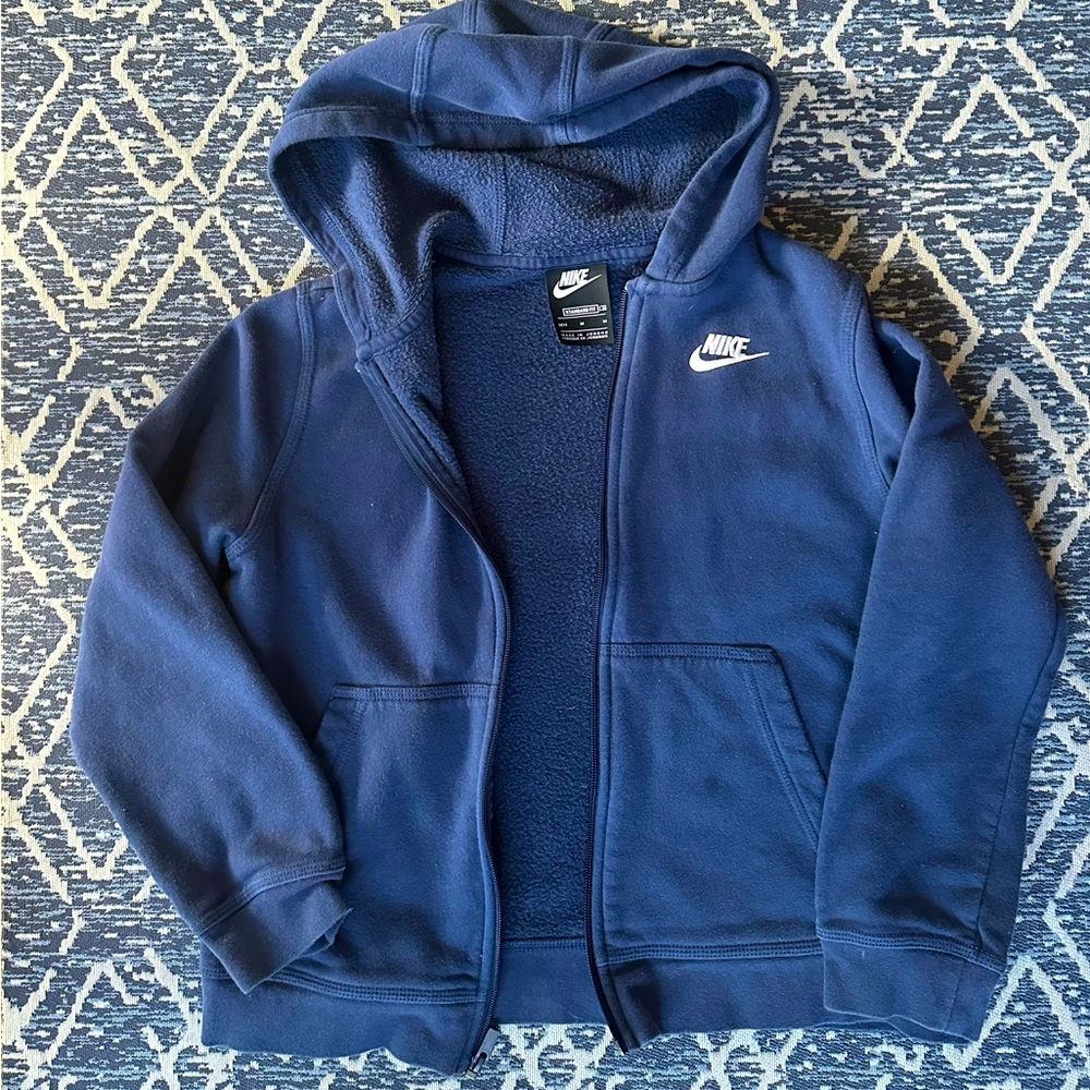 Nike zip-up hoodie sweatshirt - boys size medium. Essentially new!